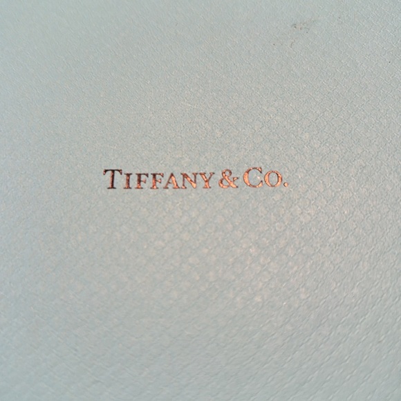 Authentic new in box set of 2 Tiffany Crystal Glasses - Picture 3 of 9